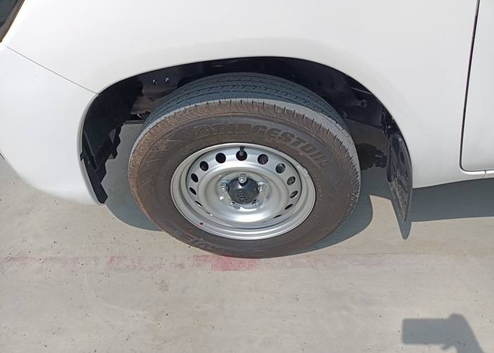 New Arrivals for Used 2024 2025 Toyota-Hilux Single Cab Pick up truck 4WD with Leather Seats RHD LHD With low mileage