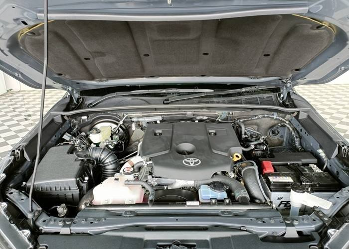 New Arrivals for Used 2024 2025 Toyota-Hilux Single Cab Pick up truck 4WD with Leather Seats RHD LHD With low mileage